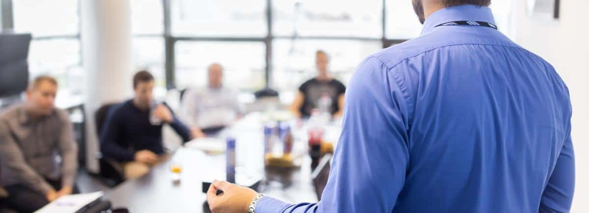 איך להכין מצגת משקיעים מנצחת